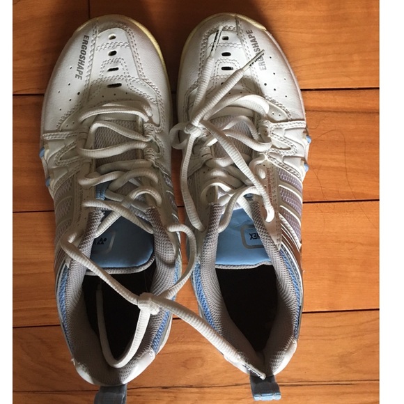Yonex professional indoor court shoes size 6.5 - Picture 2 of 4